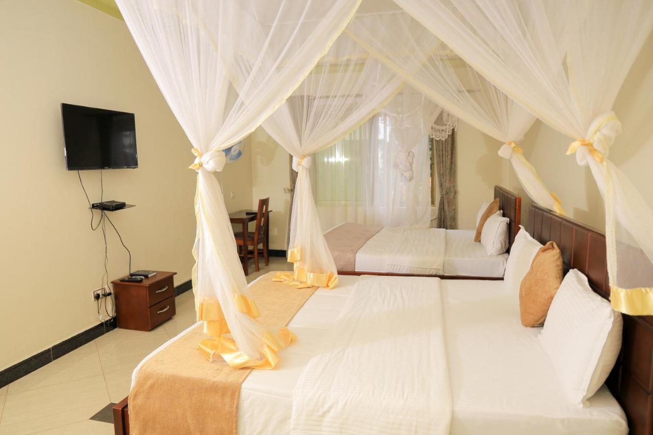 Victoria Royal Hotel Энтеббе Экстерьер фото